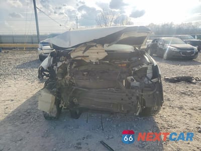 Piąte zdjęcie samochodu w środku: 2016 NISSAN ROGUE SV VIN:KNMAT2MTXGP666652 - miniatura
