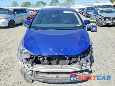 Piąte zdjęcie samochodu w środku: 2018 TOYOTA PRIUS TWO VIN:JTDKBRFU5J3590388 - miniatura