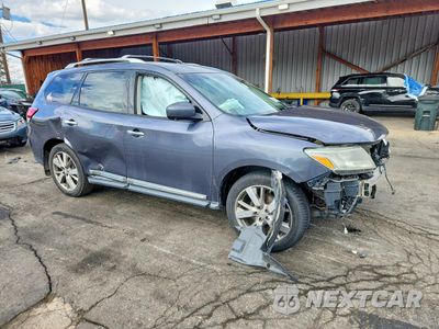 Czwarte zdjęcie samochodu z boku: 2014 NISSAN PATHFINDER PLATINUM VIN:5N1AR2MN7EC688799 - miniatura