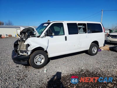 2017 CHEV EXPRESS G2500 1GCWGAFF0H1283738 - główne zdjęcie licytacji z USA - miniatura