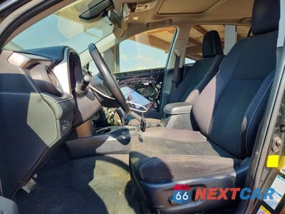 Zdjęcie 7 z 13 samochodu: 2018 TOYOTA RAV4 HYBRID XLE VIN:JTMRJREV9JD180862 - miniatura