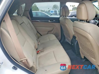 Zdjęcie 11 z 13 samochodu: 2013 KIA SORENTO LX VIN:5XYKTDA29DG403076 - miniatura
