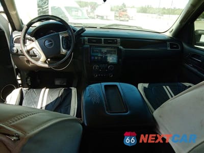 Zdjęcie 8 z 12 samochodu: 2013 GMC SIERRA K2500 DENALI VIN:1GT125E85DF193176 - miniatura