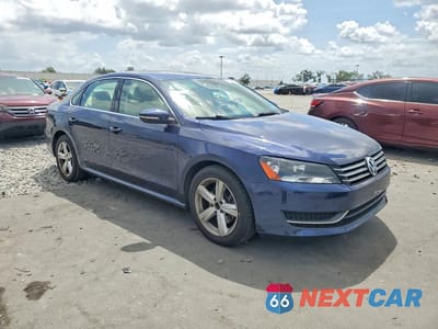 Czwarte zdjęcie samochodu z boku: 2012 VOLKSWAGEN PASSAT SE VIN:1VWBP7A38CC016503 - miniatura