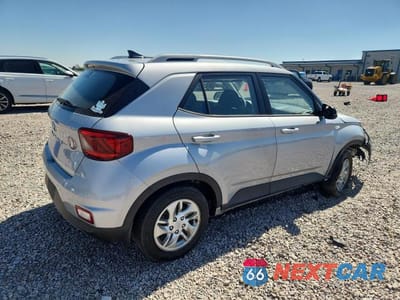 Trzecie zdjęcie samochodu z tyłu: 2020 HYUNDAI VENUE SEL VIN:KMHRC8A39LU046991 - miniatura