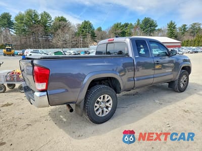 Trzecie zdjęcie samochodu z tyłu: 2016 TOYOTA TACOMA SR5 VIN:5TFSX5EN4GX044607 - miniatura