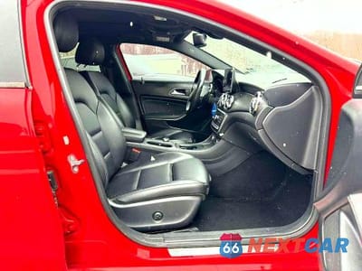 Zdjęcie 7 z 10 samochodu: 2019 MERCEDES-BENZ GLA 250 4MATIC VIN:WDCTG4GB4KU018952 - miniatura