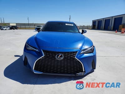 Piąte zdjęcie samochodu w środku: 2022 LEXUS IS 300 BASE VIN:JTHDA1D20N5120471 - miniatura
