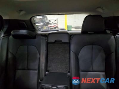 Zdjęcie 10 z 13 samochodu: 2025 VOLVO XC40 PLUS VIN:YV4L12UE5S2589790 - miniatura
