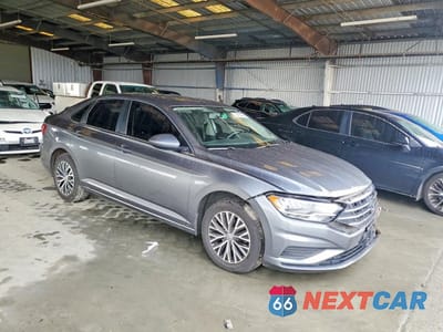 Czwarte zdjęcie samochodu z boku: 2021 VOLKSWAGEN JETTA S VIN:3VWC57BUXMM049536 - miniatura