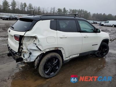 Trzecie zdjęcie samochodu z tyłu: 2019 JEEP COMPASS LATITUDE VIN:3C4NJDBB5KT734129 - miniatura