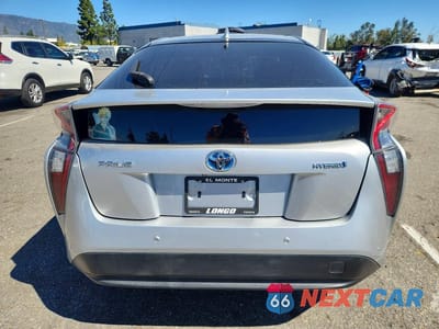 Zdjęcie 6 z 12 samochodu: 2017 TOYOTA PRIUS TWO VIN:JTDKBRFU2H3576426 - miniatura