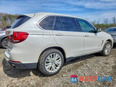 Trzecie zdjęcie samochodu z tyłu: 2016 BMW X5 XDRIVE35I VIN:5UXKR0C59G0P24462 - miniatura