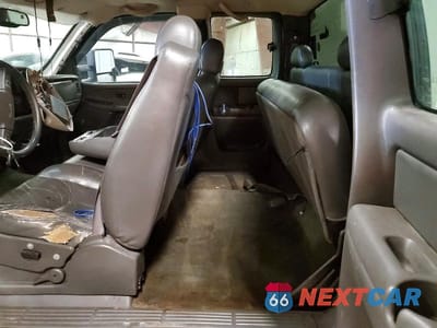 Zdjęcie 10 z 12 samochodu: 2003 GMC NEW SIERRA K2500 VIN:1GTGK29U23Z221724 - miniatura