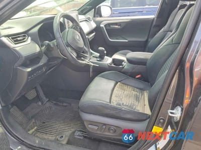 Zdjęcie 7 z 13 samochodu: 2020 TOYOTA RAV4 HYBRID XSE VIN:JTMEWRFV1LJ046978 - miniatura