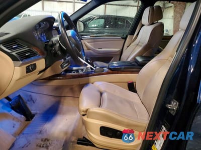 Zdjęcie 7 z 12 samochodu: 2011 BMW X5 XDRIVE50I VIN:5UXZV8C53BL420575 - miniatura