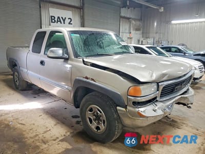 Czwarte zdjęcie samochodu z boku: 2002 GMC NEW SIERRA K1500 VIN:2GTEK19T121297550 - miniatura
