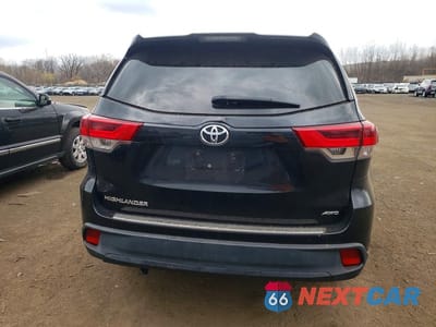 Zdjęcie 6 z 13 samochodu: 2018 TOYOTA HIGHLANDER LE VIN:5TDBZRFH0JS494052 - miniatura