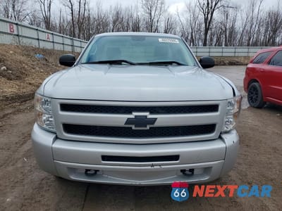 Piąte zdjęcie samochodu w środku: 2011 CHEVROLET SILVERADO K1500 VIN:1GCNKPE02BZ261128 - miniatura