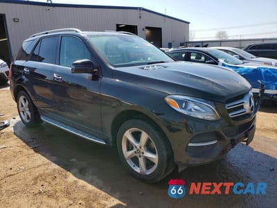 Czwarte zdjęcie samochodu z boku: 2018 MERCEDES-BENZ GLE 350 4MATIC VIN:4JGDA5HB4JB124436 - miniatura