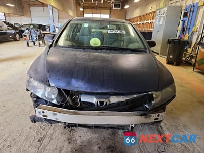 Piąte zdjęcie samochodu w środku: 2010 HONDA CIVIC LX VIN:2HGFA1F57AH561293 - miniatura