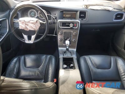 Zdjęcie 8 z 12 samochodu: 2013 VOLVO S60 T5 VIN:YV1612FS4D2230589 - miniatura