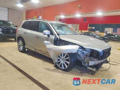 Czwarte zdjęcie samochodu z boku: 2016 VOLVO XC90 T6 VIN:YV4A22PK1G1001368 - miniatura
