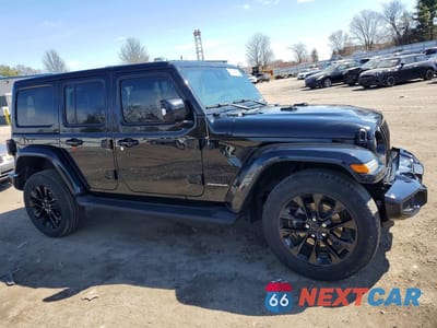 Czwarte zdjęcie samochodu z boku: 2023 JEEP WRANGLER SAHARA VIN:1C4HJXEG9PW521062 - miniatura