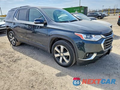 Czwarte zdjęcie samochodu z boku: 2020 CHEVROLET TRAVERSE LT VIN:1GNEVHKW3LJ106052 - miniatura