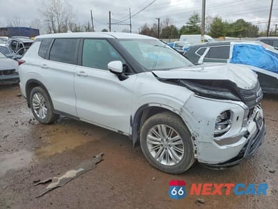 Czwarte zdjęcie samochodu z boku: 2023 MITSUBISHI OUTLANDER ES VIN:JA4J4TA86PZ028478 - miniatura