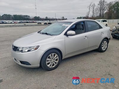 2010 KIA FORTE EX KNAFU4A29A5066697 - główne zdjęcie licytacji z USA - miniatura