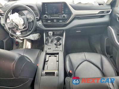 Zdjęcie 8 z 13 samochodu: 2022 TOYOTA HIGHLANDER XLE VIN:5TDGZRAH5NS551428 - miniatura