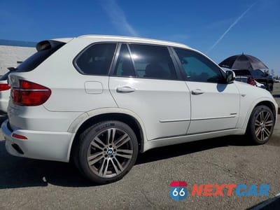 Trzecie zdjęcie samochodu z tyłu: 2012 BMW X5 XDRIVE50I VIN:5UXZV8C50CL424763 - miniatura