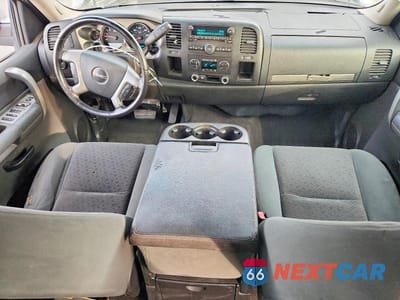 Zdjęcie 8 z 11 samochodu: 2008 GMC SIERRA C1500 VIN:2GTEC13J781116609 - miniatura