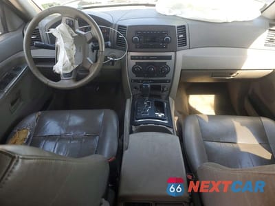Zdjęcie 8 z 14 samochodu: 2006 JEEP GRAND CHEROKEE LAREDO VIN:1J4HR48N46C335926 - miniatura