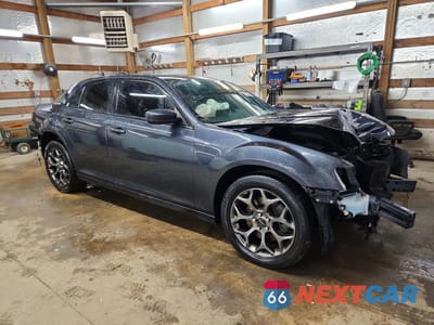 Czwarte zdjęcie samochodu z boku: 2016 CHRYSLER 300 S VIN:2C3CCAGG1GH278400 - miniatura