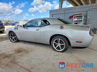 Drugie zdjęcie samochodu z przodu: 2012 DODGE CHALLENGER SXT VIN:2C3CDYAG8CH180229 - miniatura