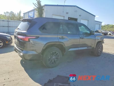 Trzecie zdjęcie samochodu z tyłu: 2023 TOYOTA SEQUOIA PLATINUM VIN:7SVAAABA9PX015102 - miniatura