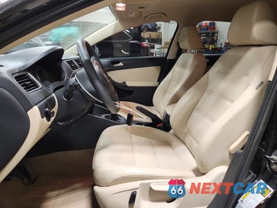 Zdjęcie 7 z 11 samochodu: 2014 VOLKSWAGEN JETTA SE VIN:3VWB17AJ2EM443340 - miniatura