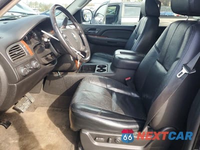 Zdjęcie 7 z 12 samochodu: 2008 CHEVROLET TAHOE K1500 VIN:1GNFK13058J102672 - miniatura