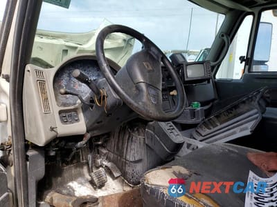 Piąte zdjęcie samochodu w środku: 2010 INTERNATIONAL 4300 BOX TRUCK VIN:1HTMMAAL2AH166546 - miniatura