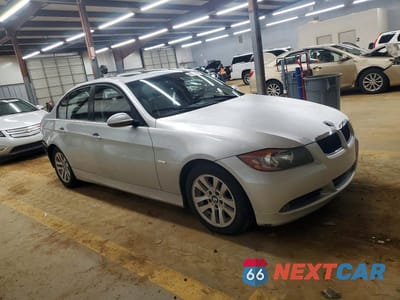 Czwarte zdjęcie samochodu z boku: 2006 BMW 325 I VIN:WBAVB135X6KX63408 - miniatura