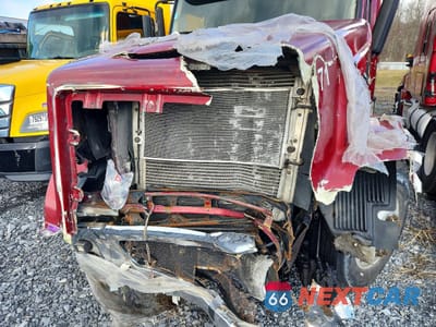 Zdjęcie 7 z 10 samochodu: 2008 VOLVO VT SEMI TRUCK VIN:4V4LC9KK68N489983 - miniatura