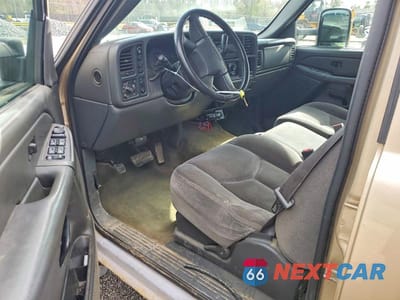 Zdjęcie 8 z 11 samochodu: 2004 GMC SIERRA K2500 CREW CAB VIN:1GTGK23U54F203679 - miniatura