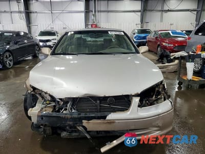 Piąte zdjęcie samochodu w środku: 2001 TOYOTA CAMRY XLE V6 VIN:4T1BF28K31U122706 - miniatura