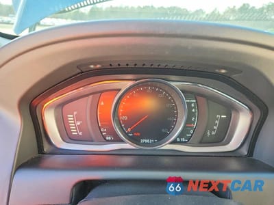 Zdjęcie 9 z 11 samochodu: 2017 VOLVO XC60 T5 DYNAMIC VIN:YV440MDR7H2035469 - miniatura