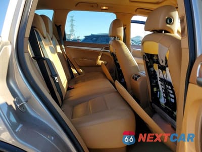 Zdjęcie 10 z 11 samochodu: 2008 PORSCHE CAYENNE VIN:WP1AA29P18LA14141 - miniatura