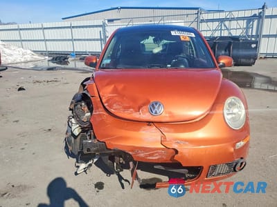 Piąte zdjęcie samochodu w środku: 2010 VOLKSWAGEN NEW BEETLE VIN:3VWPW3AG1AM006993 - miniatura