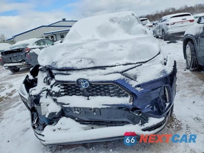 Piąte zdjęcie samochodu w środku: 2022 TOYOTA RAV4 PRIME XSE VIN:JTMFB3FV8ND086151 - miniatura