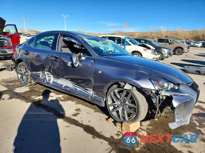 Czwarte zdjęcie samochodu z boku: 2017 LEXUS IS 300 BASE VIN:JTHCM1D26H5019328 - miniatura
